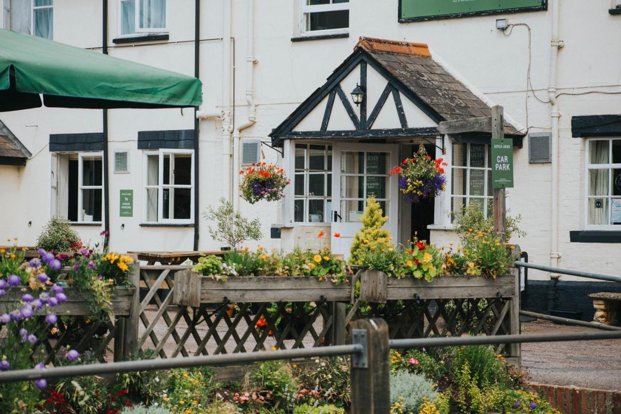 فندق بودليغ سالترتونفي  The Kings Arms Otterton المظهر الخارجي الصورة